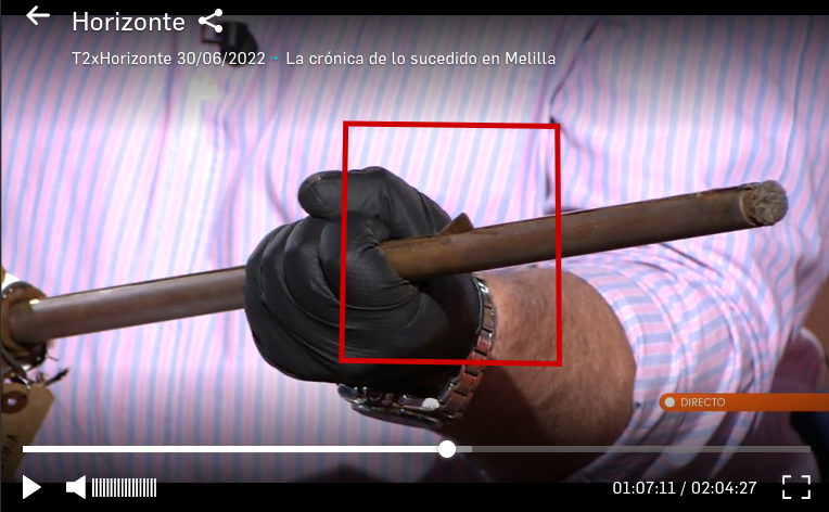 MENTIRAS DE LA SEXTA desmontadas por IKER JIMENEZ en CUATRO. Gracias IKer!!!! Estas armas son las que traen los moros africanos varones en edad militar a su país de acogida, España.
Son ARMAS OXIDADAS MOJADAS EN HECES para matar a nuestra Policía con heridas abiertas e infectadas. Igual que aquí, utilizan heces, mierda, caca.